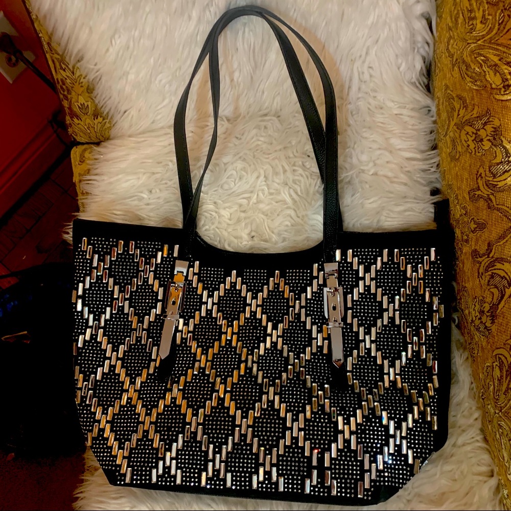 The avant-garde tote! New!